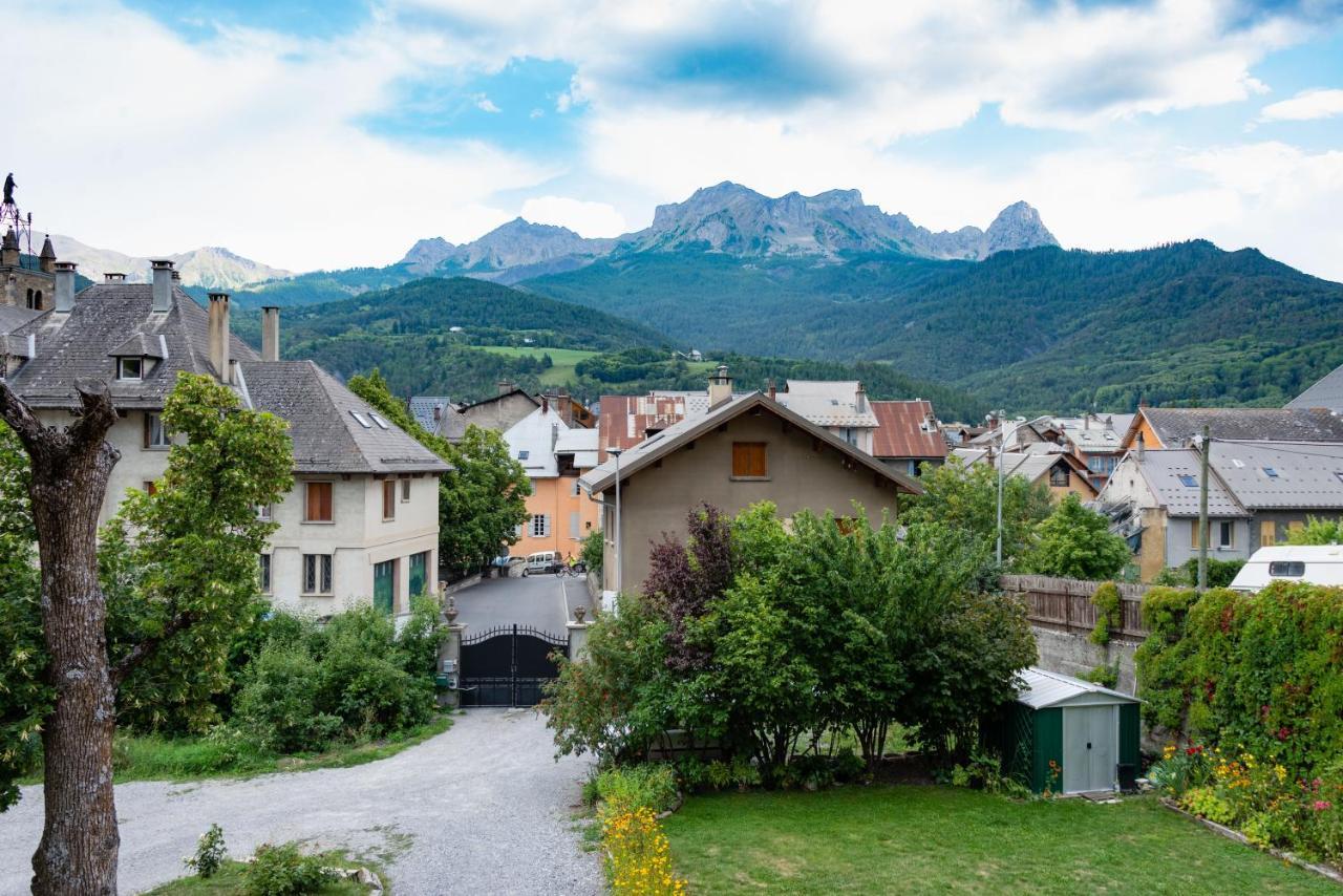 Charme Et Standing Centre Ville Barcelonnette Exterior foto
